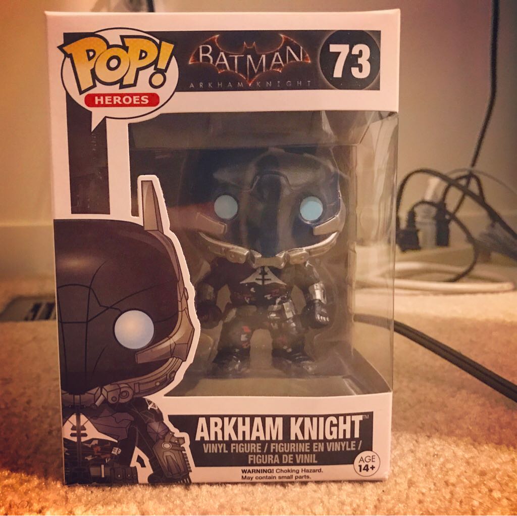 Arkham Knight  vinyl figure collectible - Main Image 2
