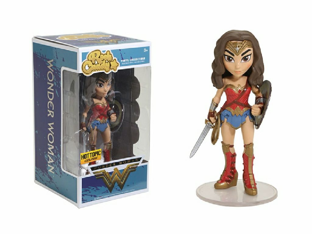 Wonder Woman  - Wonder Woman vinyl figure collectible [Barcode 889698134330] - Main Image 2