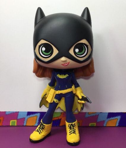 Batgirl (Burnside) - DC Universe vinyl figure collectible - Main Image 2