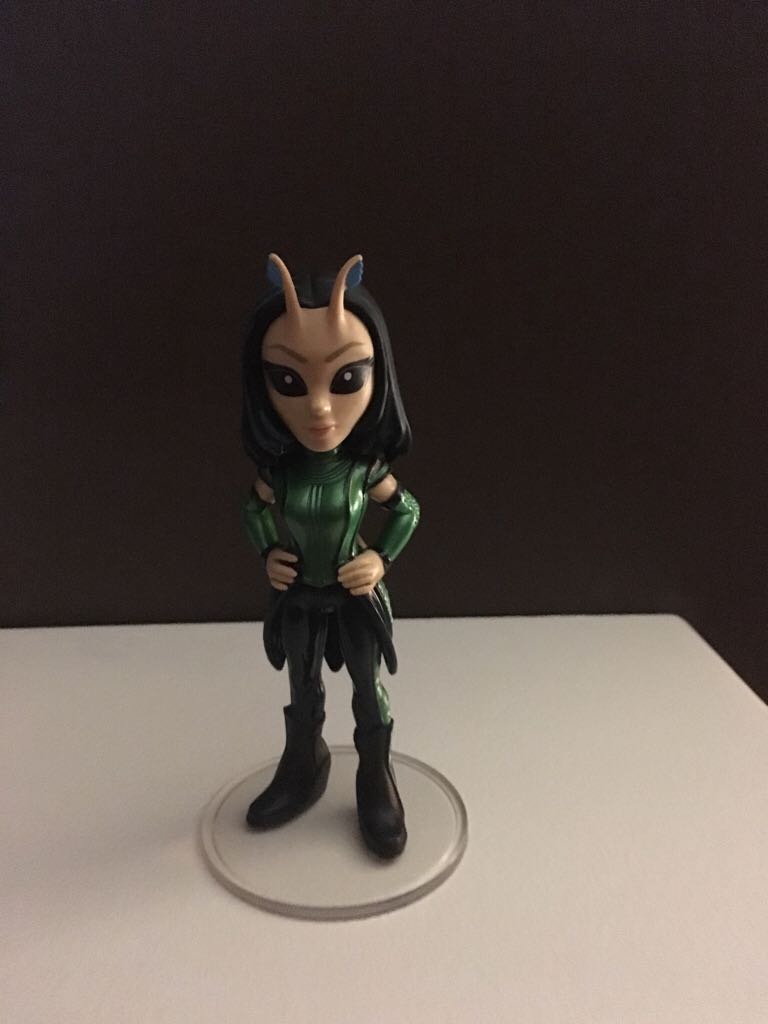 Mantis  - Guardians of the Galaxy Vol. 2 vinyl figure collectible [Barcode 889698130073] - Main Image 2