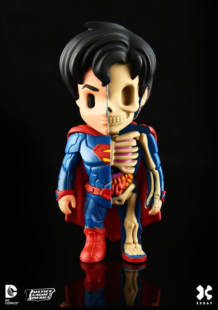 Superman (New 52) - DC Universe vinyl figure collectible - Main Image 2