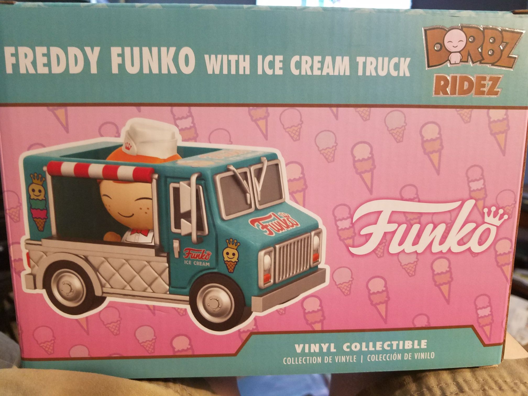 Freddy Funko with ice cream truck - Freddy Funko vinyl figure collectible [Barcode 889698128339] - Main Image 2