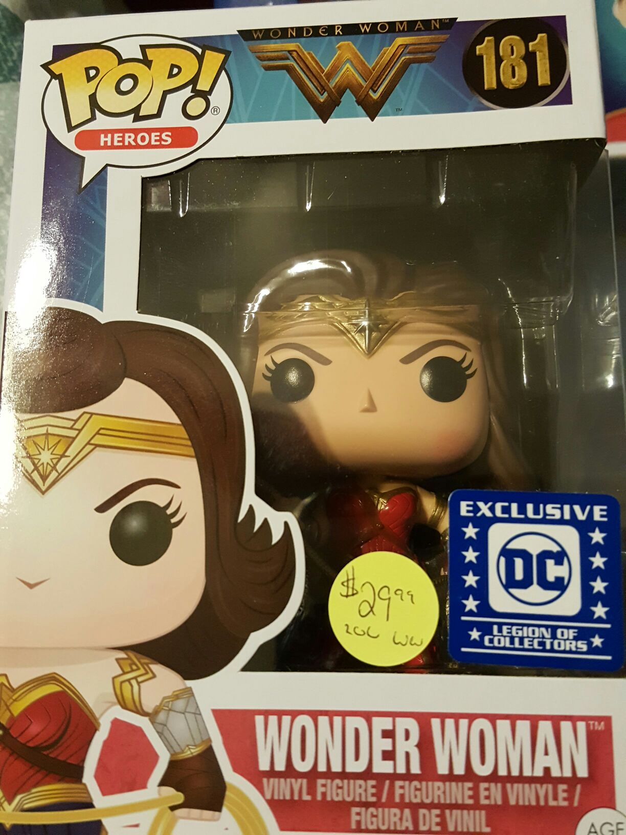Wonder Woman - DC Universe vinyl figure collectible - Main Image 2