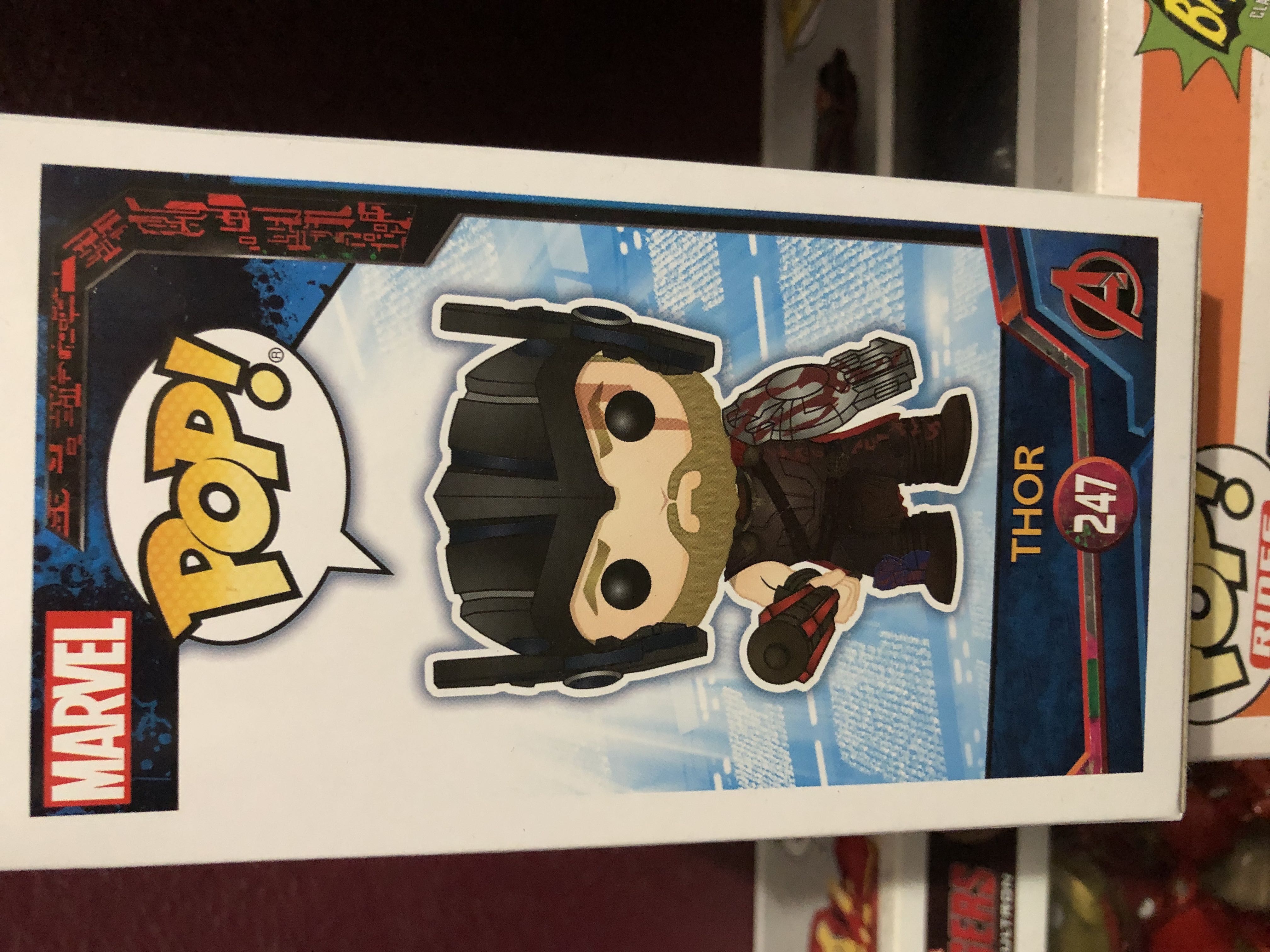 Marvel #247 Thor “Thor Ragnarok” - Marvel Universe vinyl figure collectible - Main Image 3