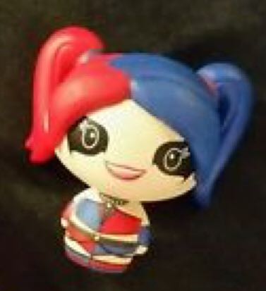 Harley Quinn - DC Universe vinyl figure collectible - Main Image 2