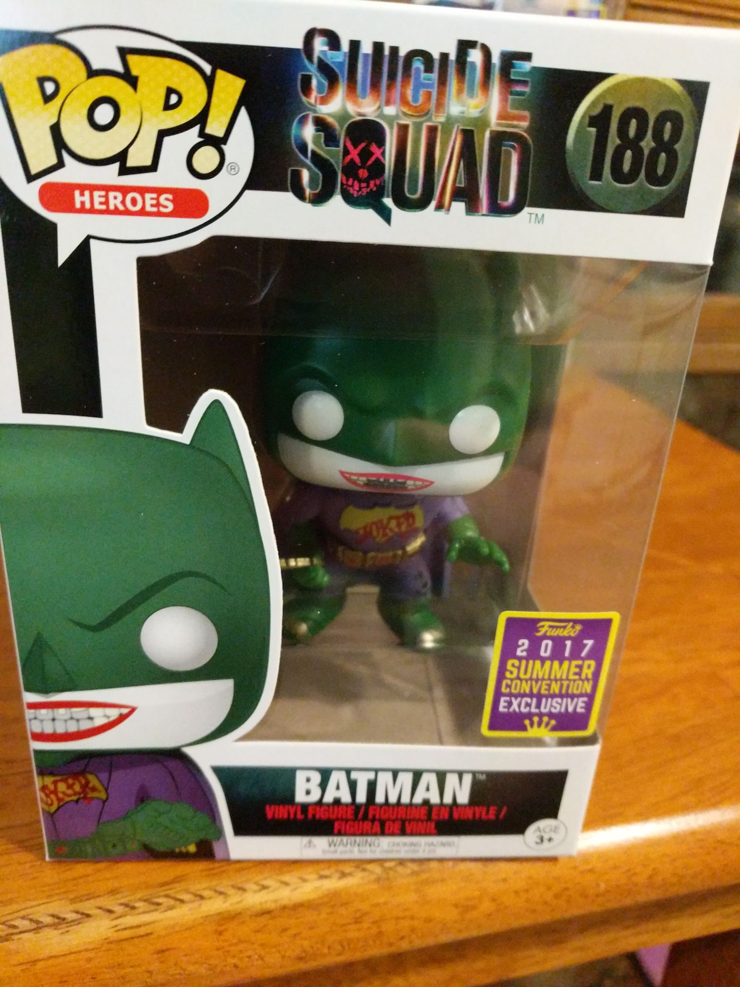 Batman - Batman vinyl figure collectible [Barcode 889698144872] - Main Image 2