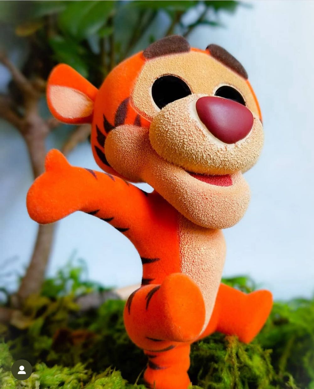 Disney:  288 Tigger - Winnie the Pooh vinyl figure collectible [Barcode 889698145190] - Main Image 3