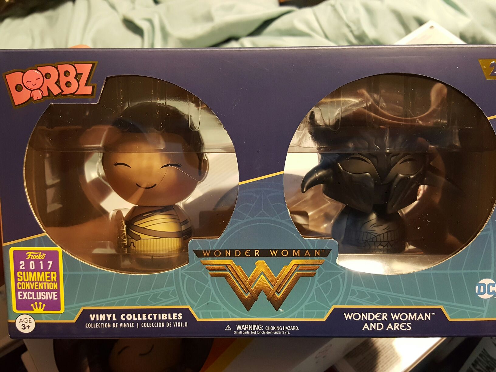 Wonder Woman and Ares - Wonder Woman vinyl figure collectible [Barcode 889698130004] - Main Image 2