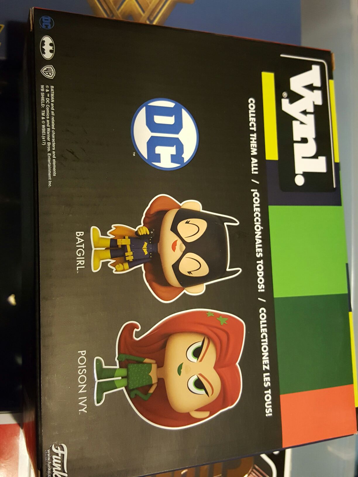 Batgirl + Poison Ivy  vinyl figure collectible [Barcode 889698200424] - Main Image 2