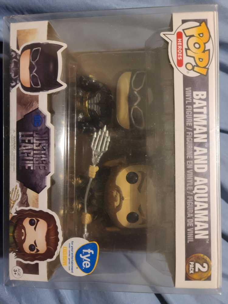 Batman and Aquaman (2 Pack)  vinyl figure collectible [Barcode 889698212953] - Main Image 3