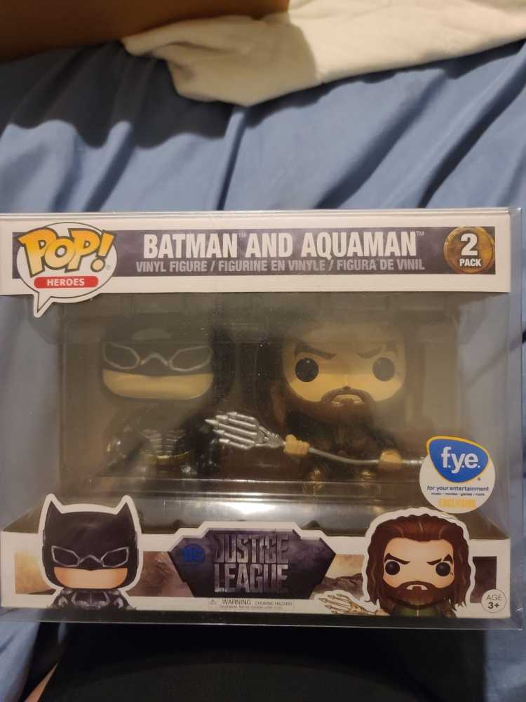 Batman and Aquaman (2 Pack)  vinyl figure collectible [Barcode 889698212953] - Main Image 4