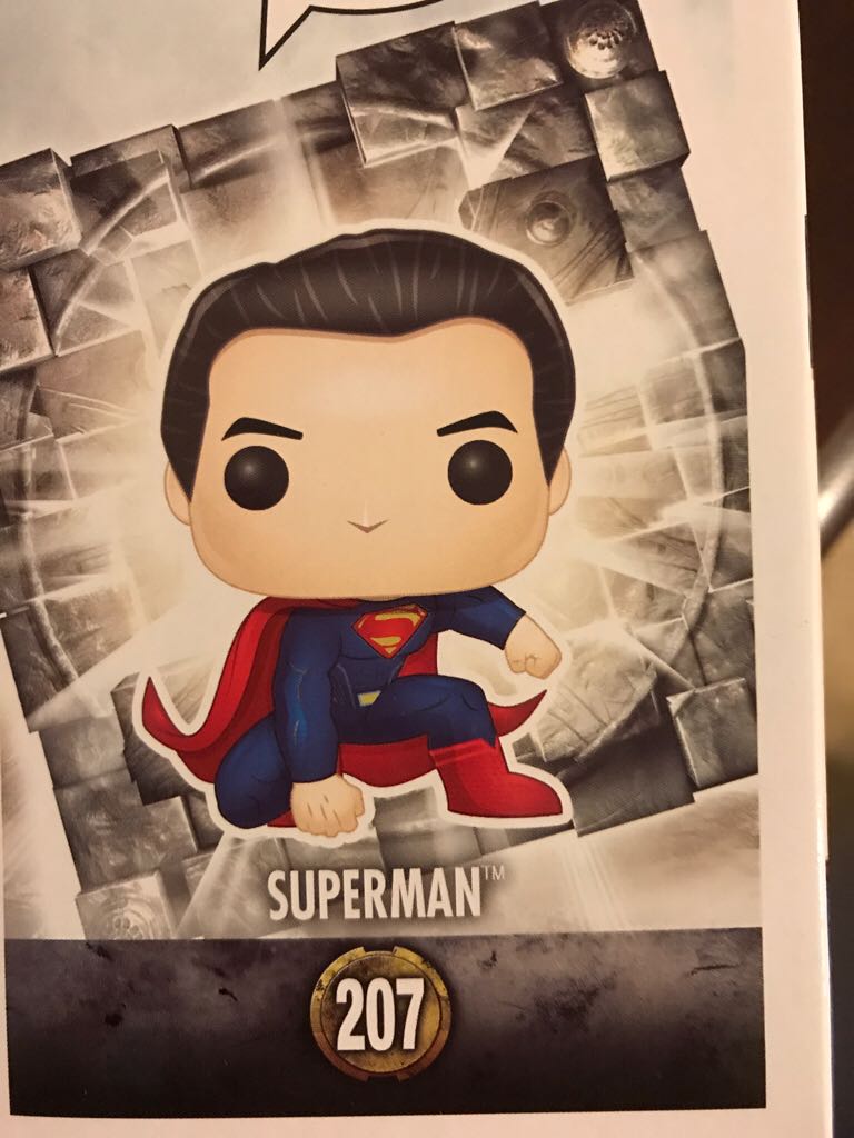 Funko Superman - DC Universe vinyl figure collectible [Barcode 889698137041] - Main Image 2