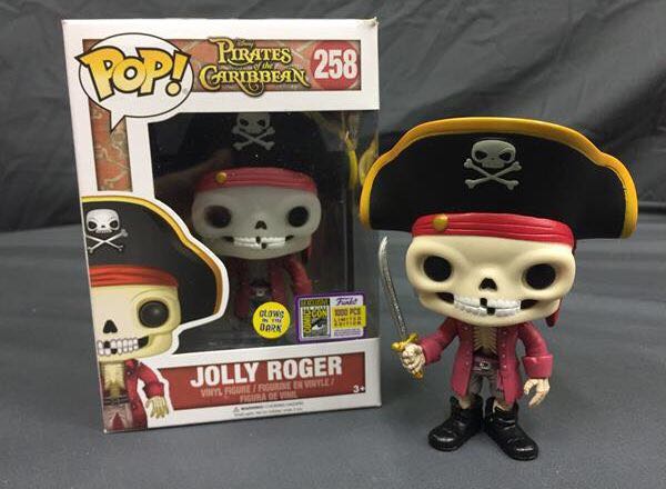 Jolly Roger (Glow) - Pirates of the Caribbean vinyl figure collectible [Barcode 889698145923] - Main Image 2