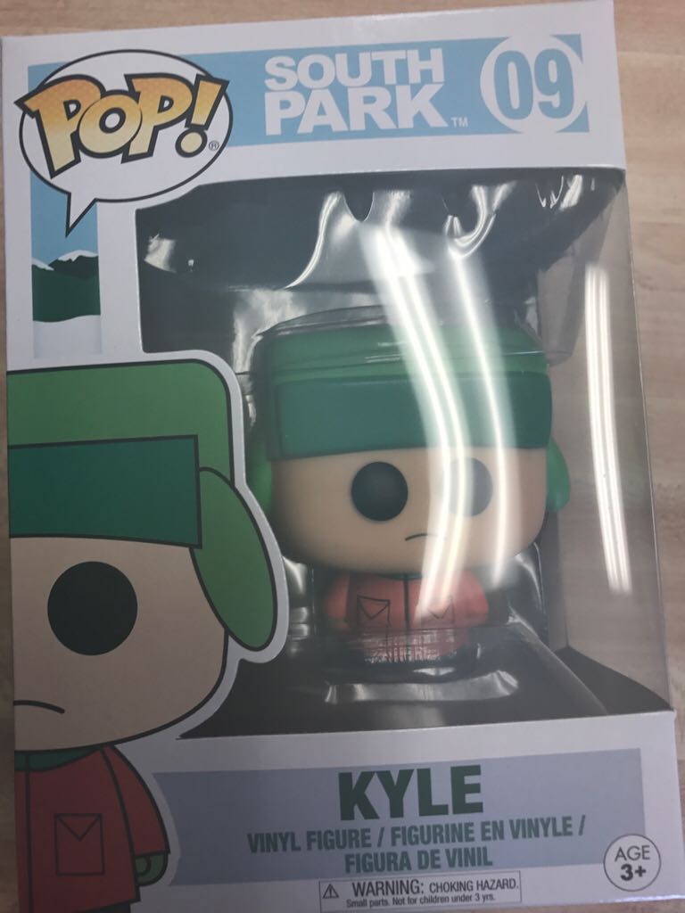 South Park: Kyle - South Park vinyl figure collectible [Barcode 889698114851] - Main Image 2