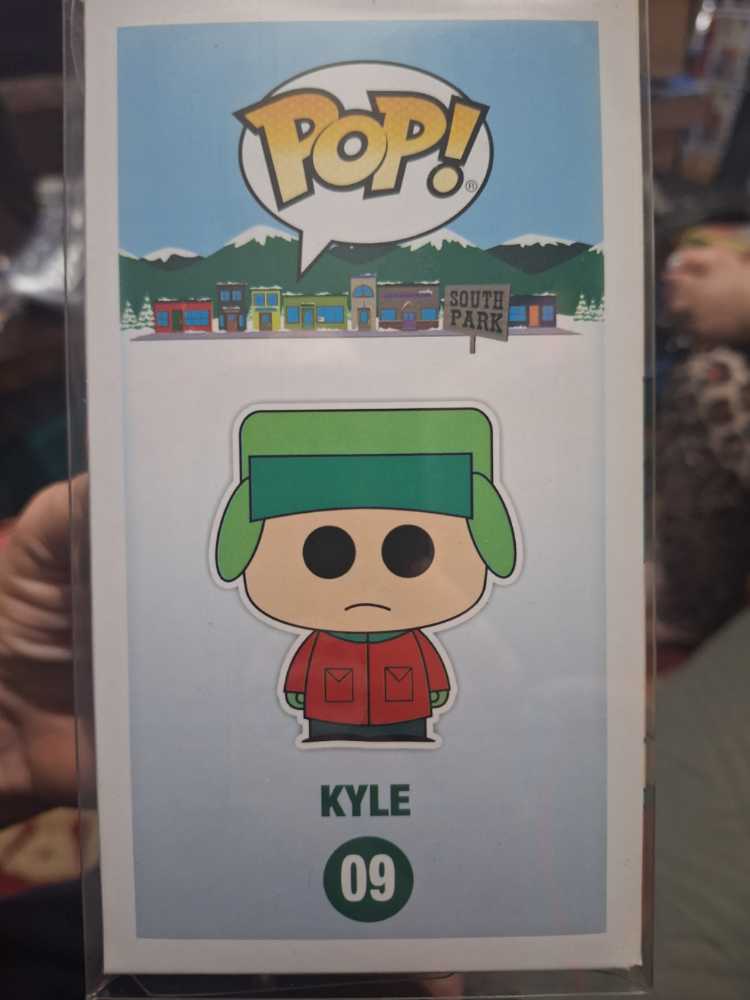 South Park: Kyle - South Park vinyl figure collectible [Barcode 889698114851] - Main Image 3