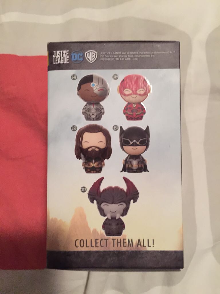 Aquaman (Justice League Movie) - DC Universe vinyl figure collectible [Barcode 889698141352] - Main Image 2