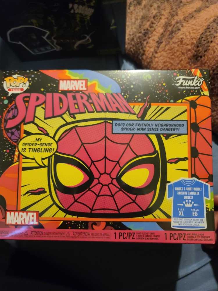 Spider-Man Black Light Pop & Tee - Spider-Man vinyl figure collectible - Main Image 2