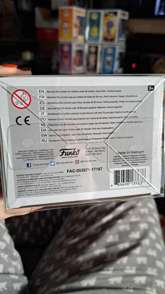 Thor Ragnarok: Thor - Marvel Universe vinyl figure collectible [Barcode 889698137638] - Main Image 4