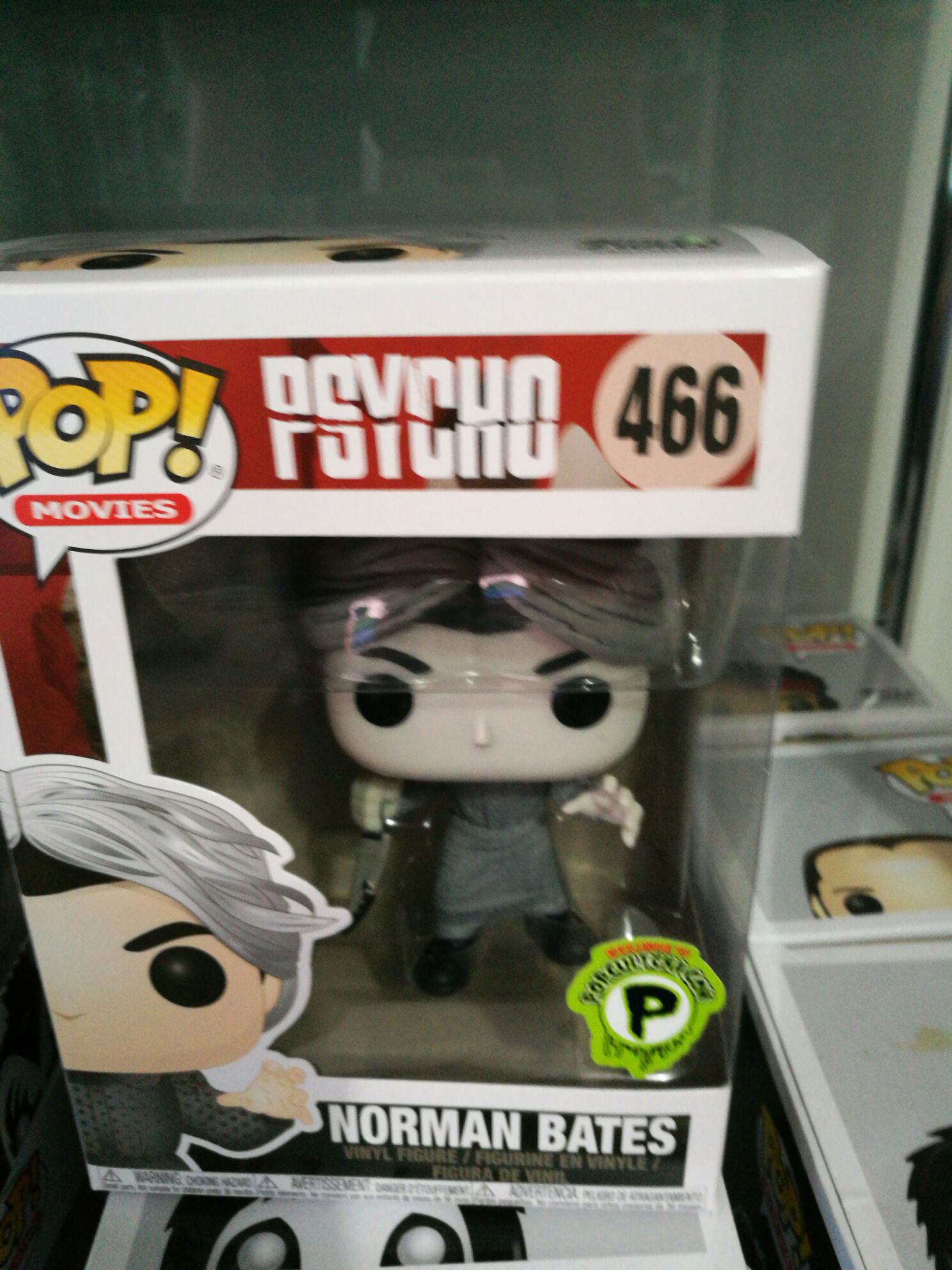 Norman Bates  vinyl figure collectible - Main Image 2