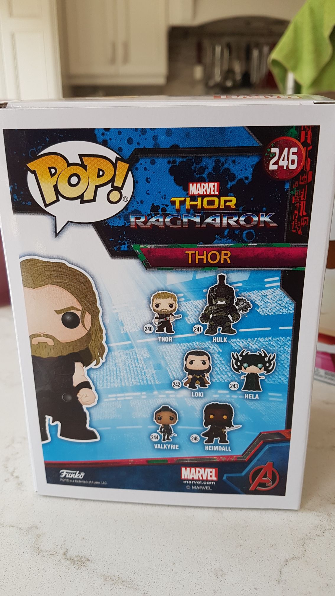 #246 MARVEL: Thor Ragnarok: Thor (Hot Topic) - Thor vinyl figure collectible [Barcode 889698137621] - Main Image 2