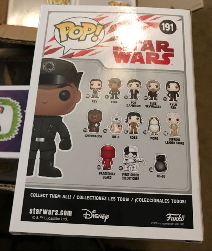 # 191 Finn - Star Wars vinyl figure collectible [Barcode 889698147446] - Main Image 2
