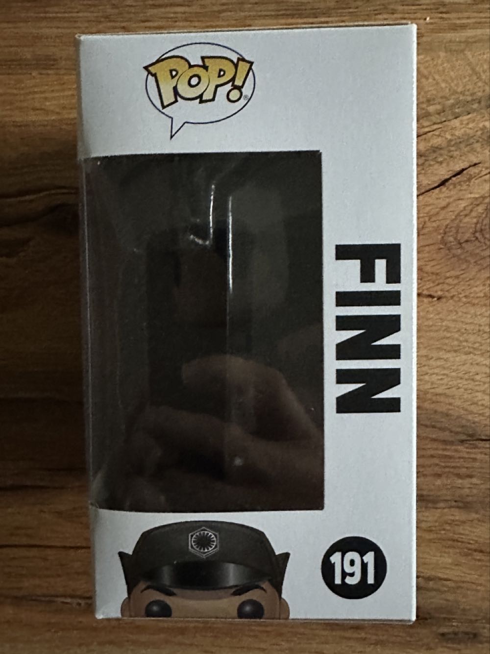# 191 Finn - Star Wars vinyl figure collectible [Barcode 889698147446] - Main Image 4