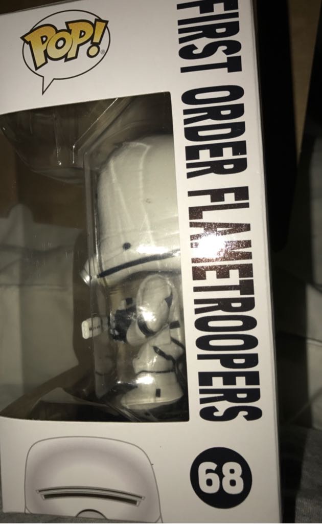 First Order Flametrooper (The Last Jedi) - Star Wars vinyl figure collectible [Barcode 889698147408] - Main Image 2