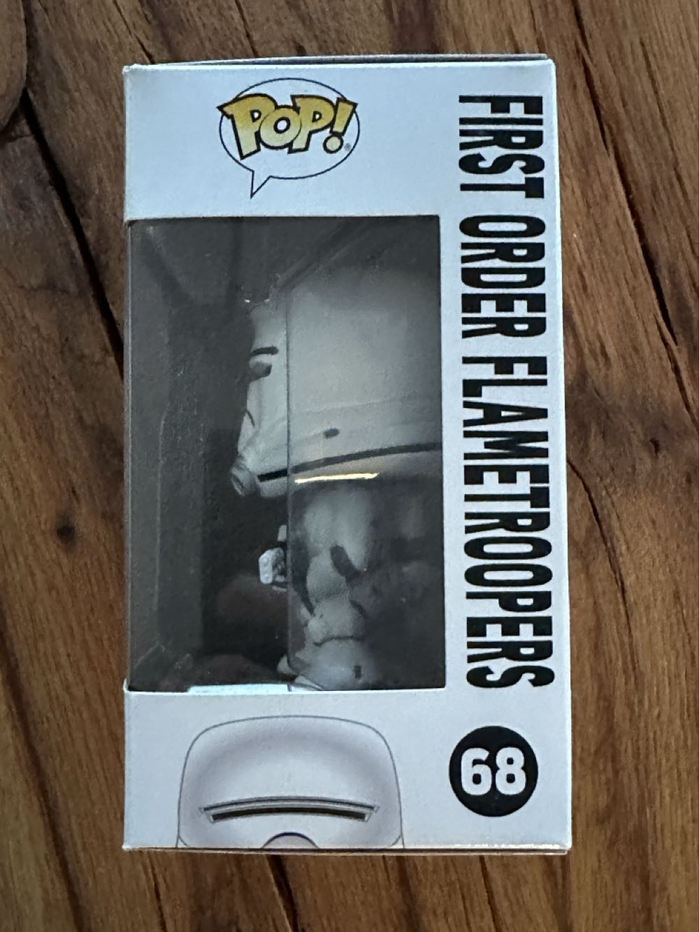 First Order Flametrooper (The Last Jedi) - Star Wars vinyl figure collectible [Barcode 889698147408] - Main Image 4