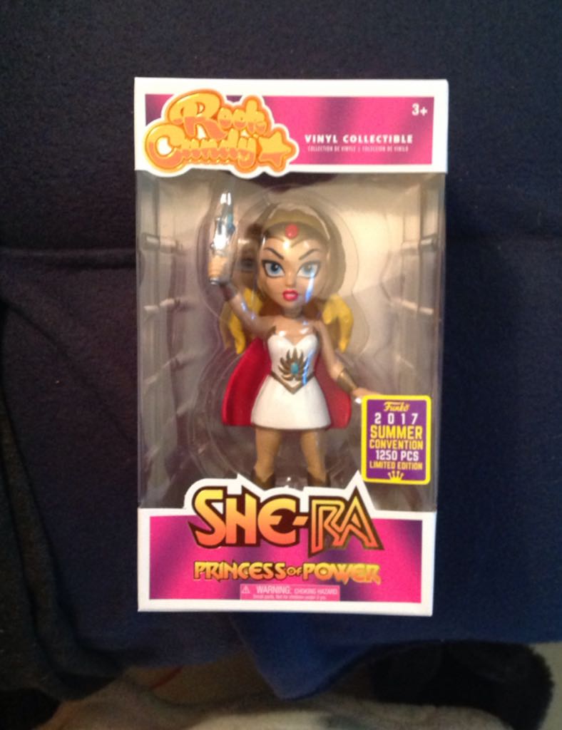 She-Ra : Rock Candy - Masters of the Universe vinyl figure collectible [Barcode 889698131414] - Main Image 2