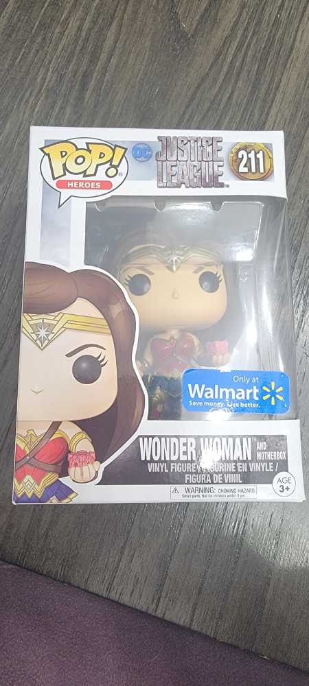 Wonder Woman and Motherbox - DC Universe vinyl figure collectible [Barcode 889698148696] - Main Image 3