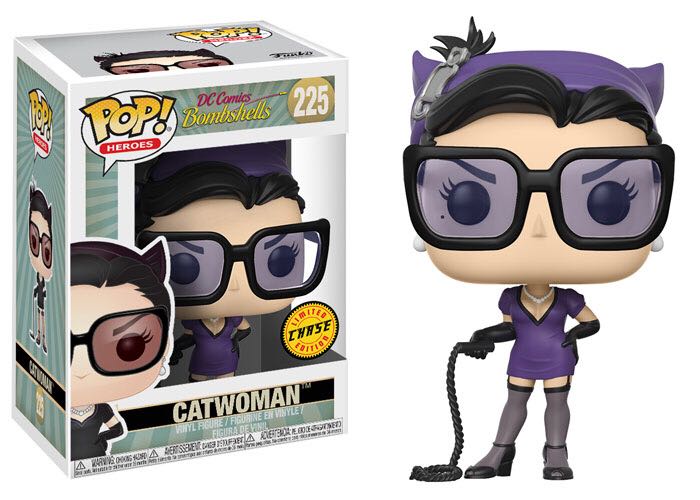Catwoman - DC Universe vinyl figure collectible - Main Image 2