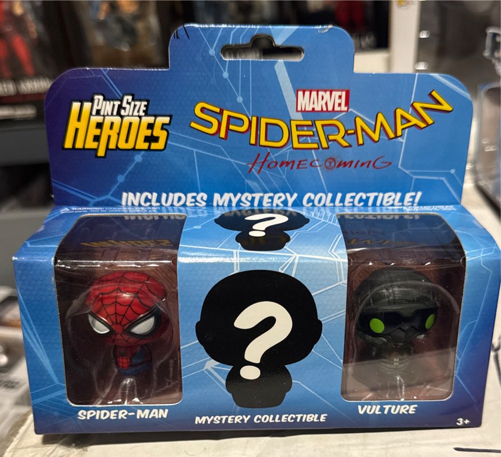 Spider-man & Vulture - Spider-Man vinyl figure collectible [Barcode 889698134392] - Main Image 2