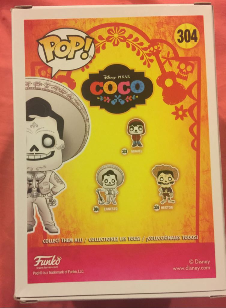 Ernesto - Disney vinyl figure collectible [Barcode 889698147682] - Main Image 2