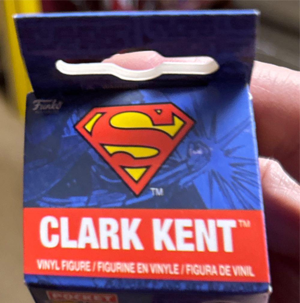 Funko Pop Clark Kent Keychain - Funko vinyl figure collectible [Barcode 889698217743] - Main Image 3