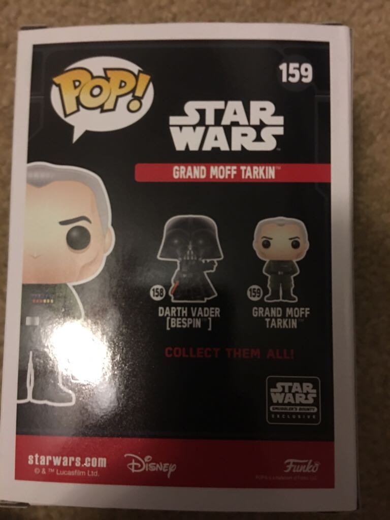 Smugglers Bounty Grand Moff Tarkin - Star Wars vinyl figure collectible - Main Image 2