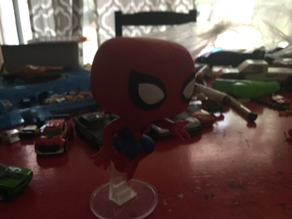 Spiderman (in Pose)  vinyl figure collectible - Main Image 2