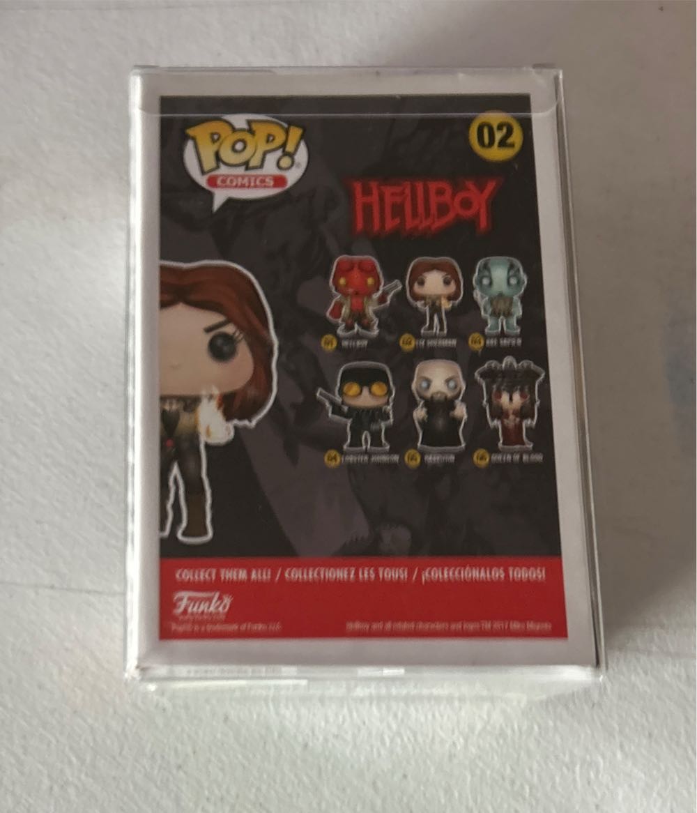 02 Liz Sherman  vinyl figure collectible [Barcode 889698227186] - Main Image 3