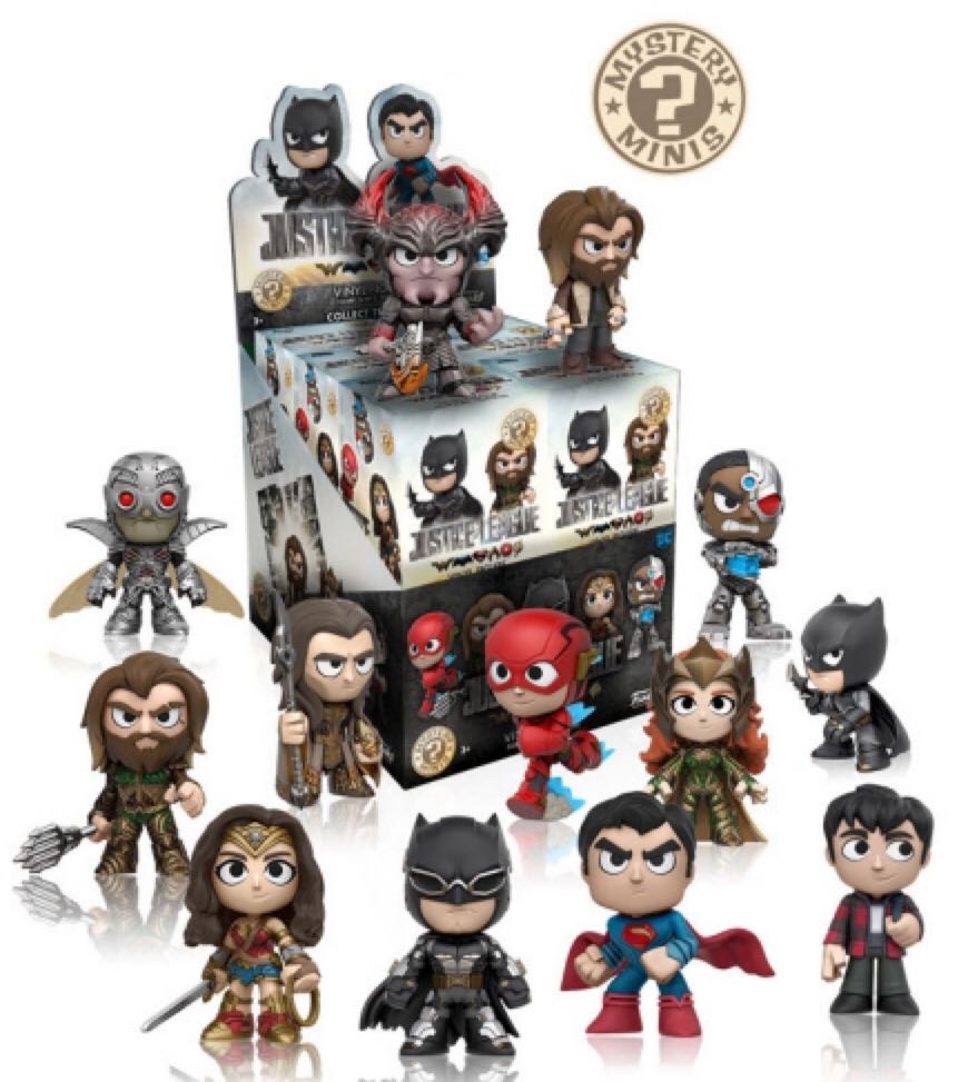 Batman (Justice League Movie) - DC Universe vinyl figure collectible - Main Image 2