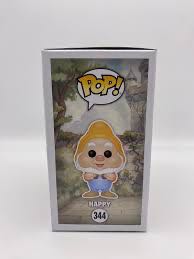 Happy - Snow White vinyl figure collectible [Barcode 889698217262] - Main Image 4
