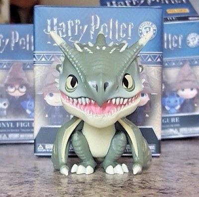 Hungarian Horntail Dragon - Harry Potter vinyl figure collectible - Main Image 2