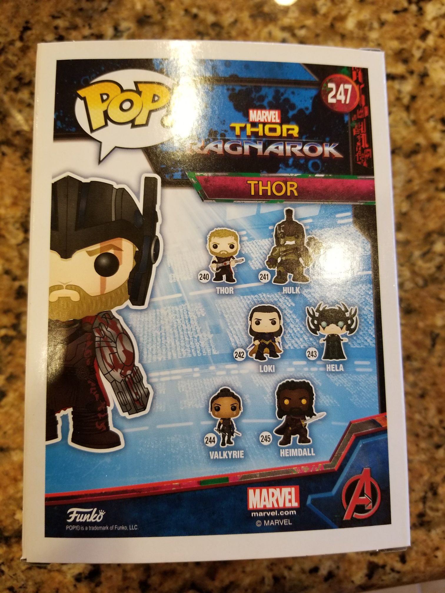 Thor - Marvel Universe vinyl figure collectible - Main Image 2