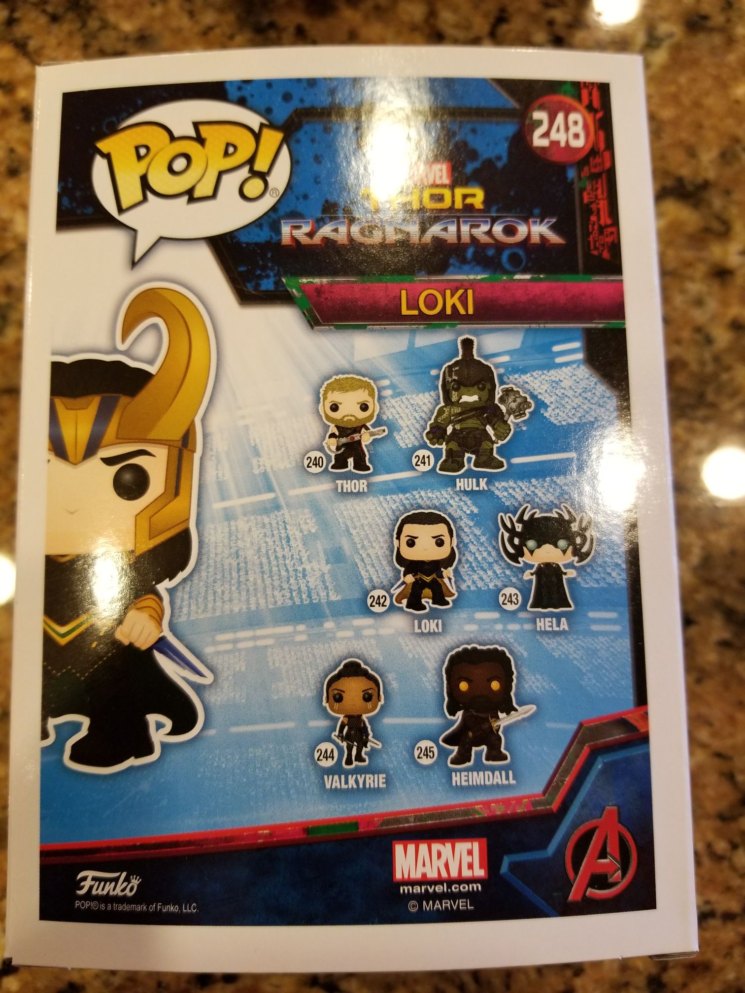 Loki (Ragnarok) (Helmet) - Marvel Universe vinyl figure collectible - Main Image 2