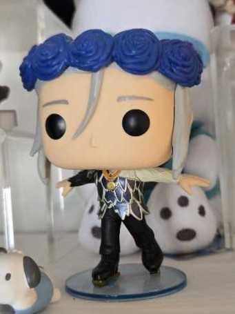 Young Victor  vinyl figure collectible [Barcode 889698226714] - Main Image 3