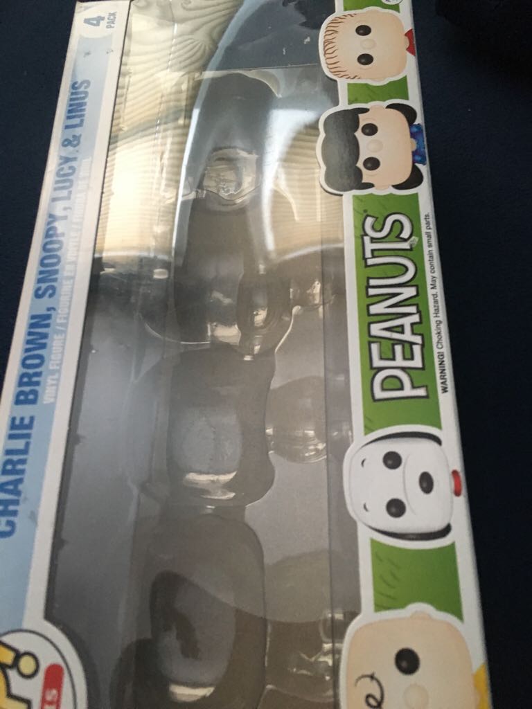 Peanuts: Charlie Brown (Red Shirt) #48 - Peanuts vinyl figure collectible - Main Image 2