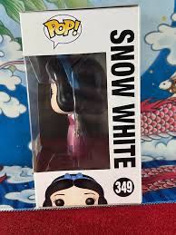 Snow White - Snow White vinyl figure collectible [Barcode 889698225052] - Main Image 4