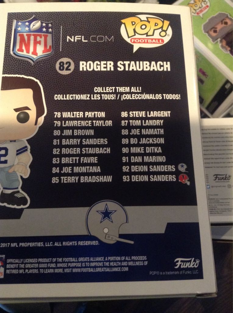 Roger Staubach   vinyl figure collectible [Barcode 889698202008] - Main Image 2