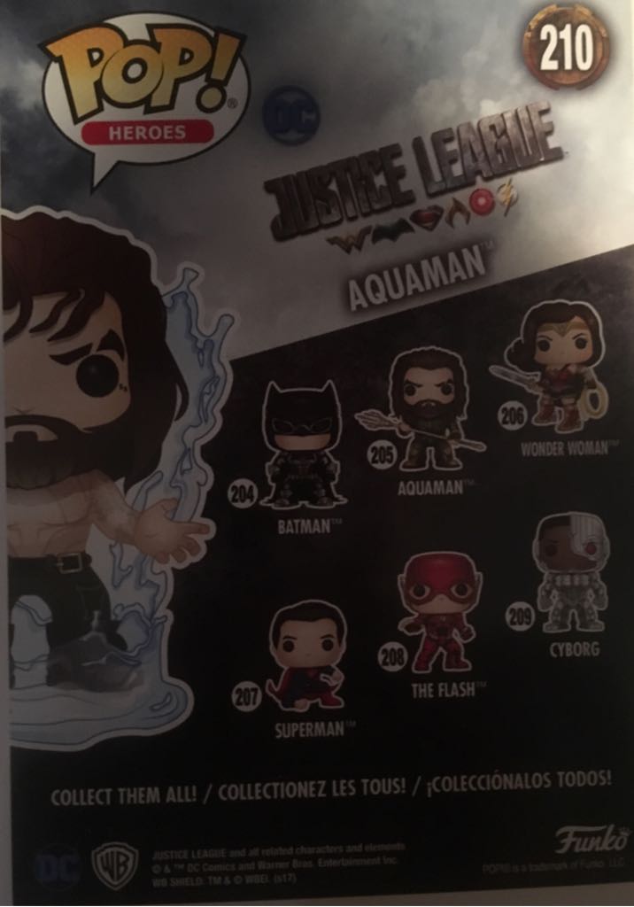Aquaman  vinyl figure collectible - Main Image 2
