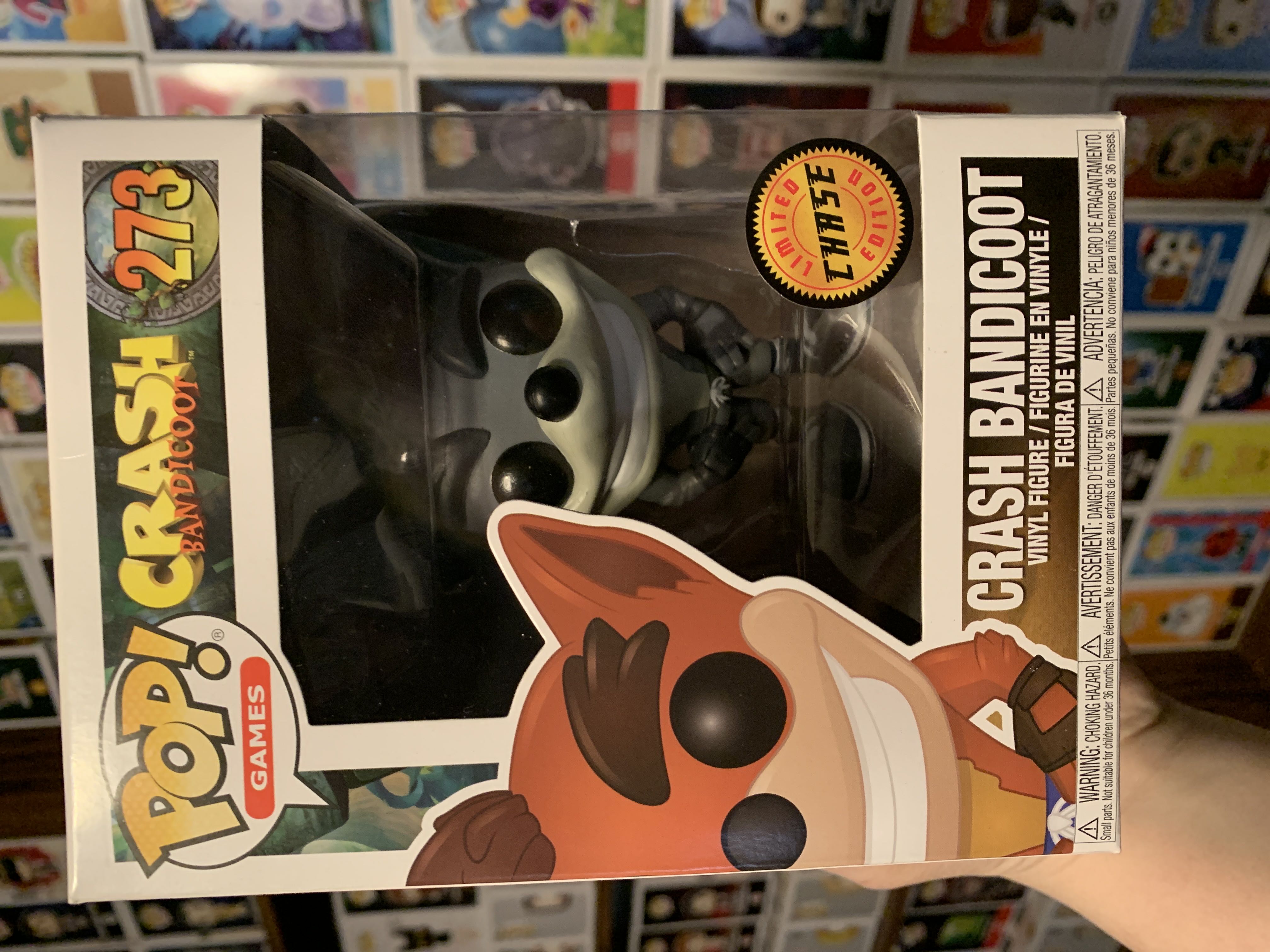 Crash Bandicoot  - Crash Bandicoot vinyl figure collectible [Barcode 889698256537] - Main Image 3