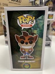 Crash Bandicoot (Best Buy Exclusive Glow in the Dark) - Crash Bandicoot vinyl figure collectible [Barcode 889698256469] - Main Image 3