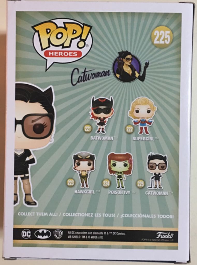 Catwoman  vinyl figure collectible [Barcode 889698228961] - Main Image 2